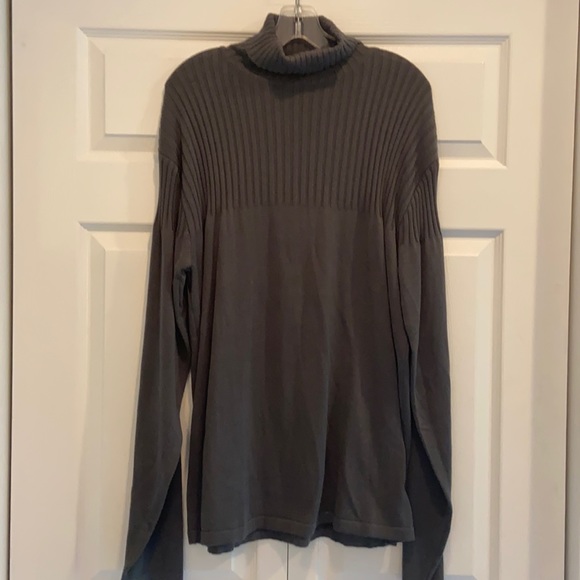 Claiborne Men’s Turleneck - Picture 1 of 5